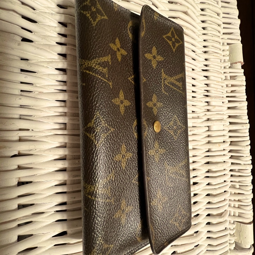 Louis Vuitton Ladies Wallet